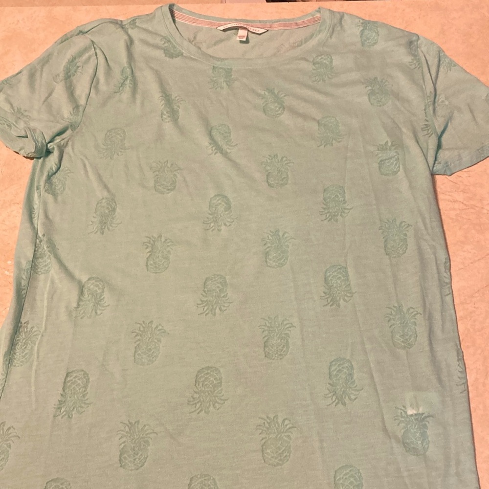 Vintage Victoria’s Secret pineapple print T-shirt